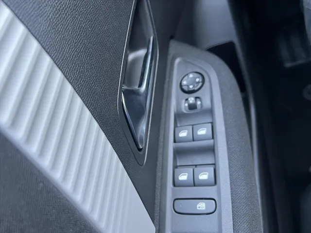 
Citroën ë-C4 EV 54kWh 156pk Business | Navigatie | Camera | parkeersensoren | Climate Control | vol									