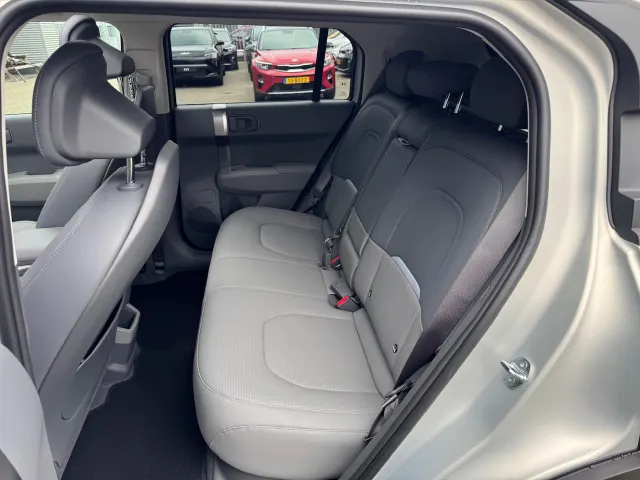 
Kia EV3 81,4 kWh 204pk Plus Advanced | Schuif/Kanteldak | Stoel/Stuurwielverwarming | Harman/Kardon | Elektrische Stoel | vol									