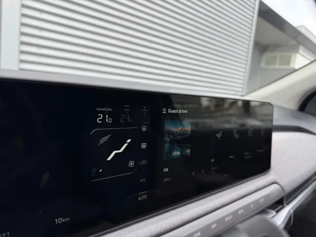 
Kia EV3 81,4 kWh 204pk Plus Advanced | Schuif/Kanteldak | Stoel/Stuurwielverwarming | Harman/Kardon | Elektrische Stoel | vol									