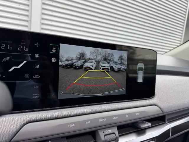 
Kia EV3 81,4 kWh 204pk Plus Advanced | Schuif/Kanteldak | Stoel/Stuurwielverwarming | Harman/Kardon | Elektrische Stoel | vol									