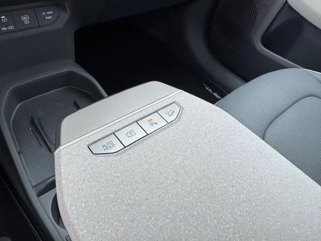 
Kia EV3 81,4 kWh 204pk GT-Line | Schuif/Kanteldak | Stoel/Stuurwielverwarming | Harman/Kardon | Elektrische Stoel | vol									