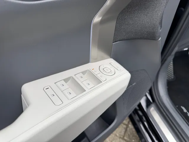 
Kia EV3 81,4 kWh 204pk GT-Line | Schuif/Kanteldak | Stoel/Stuurwielverwarming | Harman/Kardon | Elektrische Stoel | vol									