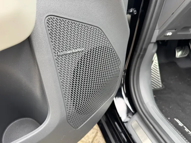 
Kia EV3 81,4 kWh 204pk GT-Line | Schuif/Kanteldak | Stoel/Stuurwielverwarming | Harman/Kardon | Elektrische Stoel | vol									