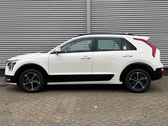 
Kia Niro 1.6 GDi Hybrid 129pk DCT6 DynamicLine | Navigatie | Climate Control | Sensoren | vol									