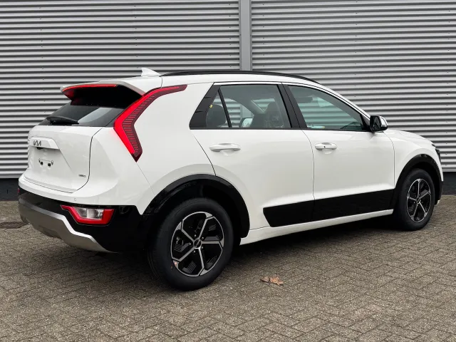
Kia Niro 1.6 GDi Hybrid 129pk DCT6 DynamicLine | Navigatie | Climate Control | Sensoren | vol									