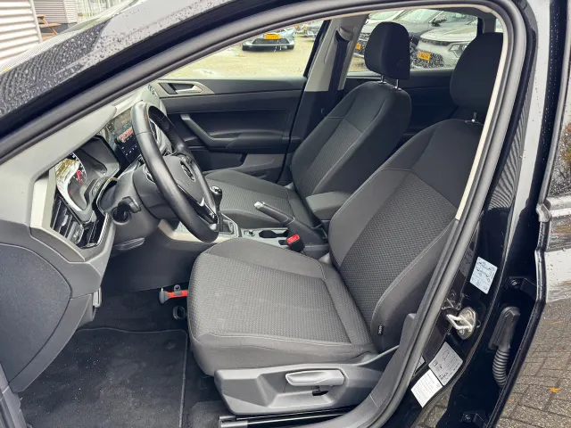 
Volkswagen Polo 1.0 TSI 95pk R-Line Edition | Trekhaak | Airco | Lichtmetalen velgen | vol									