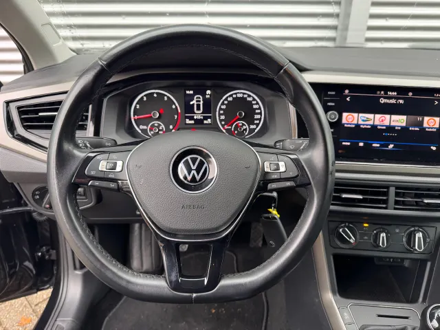
Volkswagen Polo 1.0 TSI 95pk R-Line Edition | Trekhaak | Airco | Lichtmetalen velgen | vol									