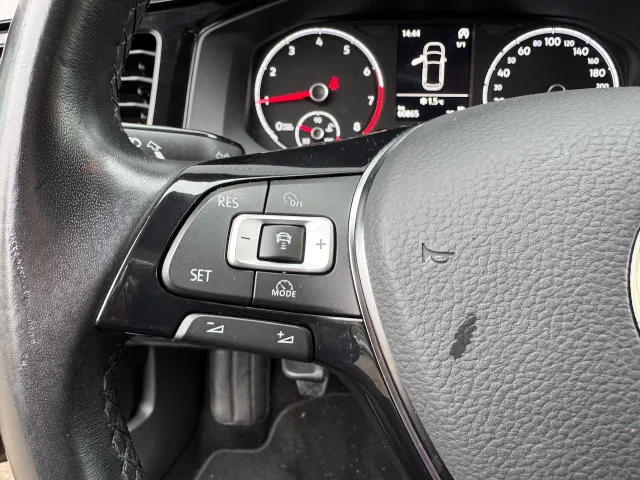 
Volkswagen Polo 1.0 TSI 95pk R-Line Edition | Trekhaak | Airco | Lichtmetalen velgen | vol									