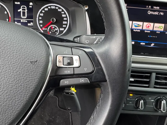 
Volkswagen Polo 1.0 TSI 95pk R-Line Edition | Trekhaak | Airco | Lichtmetalen velgen | vol									