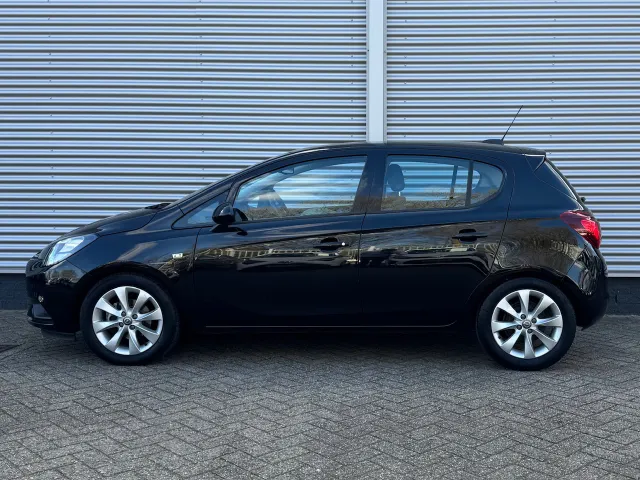 
Opel Corsa 1.4 S&S 90pk 5d Favourite | Navigatie | Airco | Sensoren | vol									
