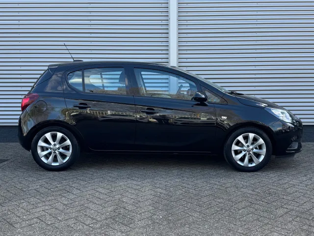 
Opel Corsa 1.4 S&S 90pk 5d Favourite | Navigatie | Airco | Sensoren | vol									