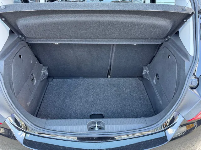 
Opel Corsa 1.4 S&S 90pk 5d Favourite | Navigatie | Airco | Sensoren | vol									