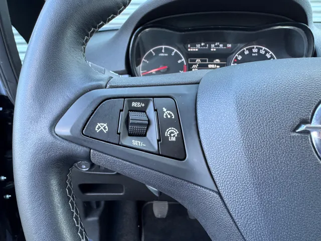 
Opel Corsa 1.4 S&S 90pk 5d Favourite | Navigatie | Airco | Sensoren | vol									