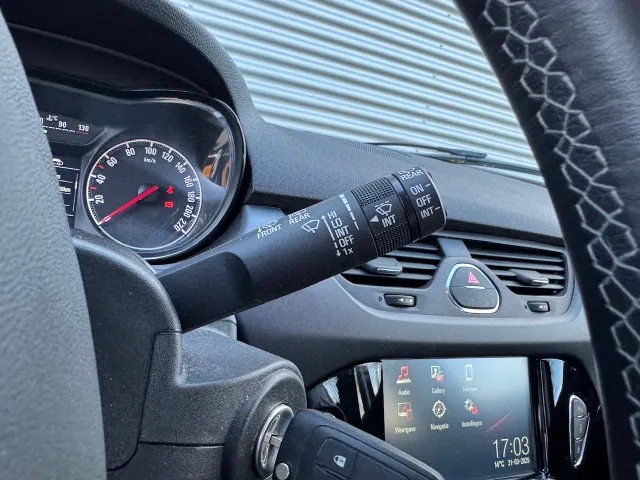 
Opel Corsa 1.4 S&S 90pk 5d Favourite | Navigatie | Airco | Sensoren | vol									