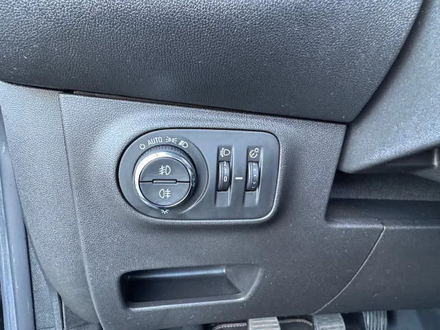 
Opel Corsa 1.4 S&S 90pk 5d Favourite | Navigatie | Airco | Sensoren | vol									