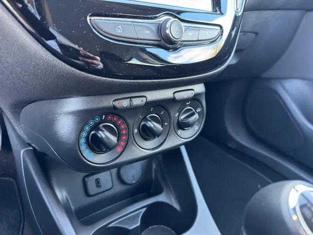 
Opel Corsa 1.4 S&S 90pk 5d Favourite | Navigatie | Airco | Sensoren | vol									