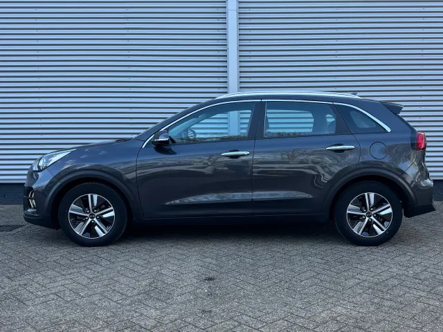 
Kia Niro 1.6 GDi Hybrid 141pk DCT6 DynamicLine | Navigatie | Climate Control | Camera | vol									
