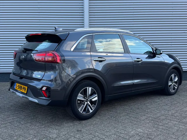 
Kia Niro 1.6 GDi Hybrid 141pk DCT6 DynamicLine | Navigatie | Climate Control | Camera | vol									