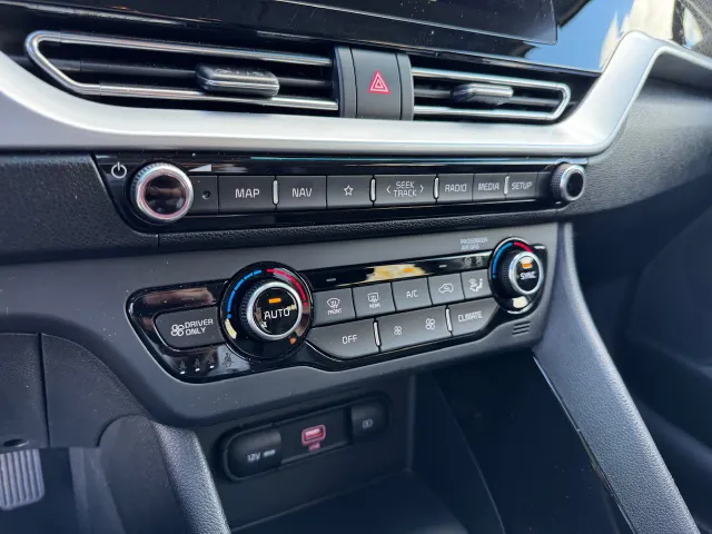 
Kia Niro 1.6 GDi Hybrid 141pk DCT6 DynamicLine | Navigatie | Climate Control | Camera | vol									