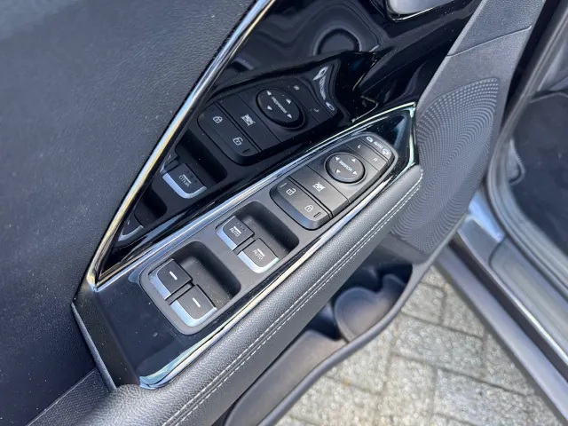 
Kia Niro 1.6 GDi Hybrid 141pk DCT6 DynamicLine | Navigatie | Climate Control | Camera | vol									