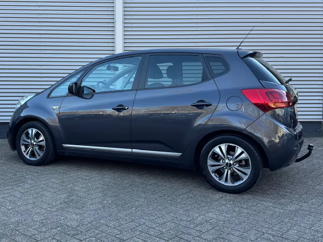 
Kia Venga 1.4 CVVT 90pk DynamicPlusLine | Navigatie | Climate Control | Camera | vol									
