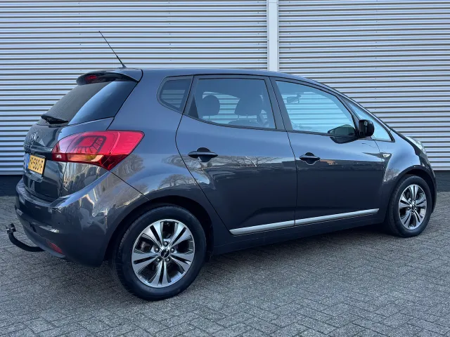 
Kia Venga 1.4 CVVT 90pk DynamicPlusLine | Navigatie | Climate Control | Camera | vol									