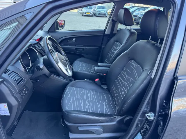 
Kia Venga 1.4 CVVT 90pk DynamicPlusLine | Navigatie | Climate Control | Camera | vol									