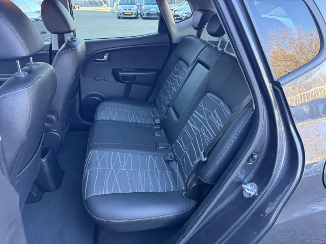 
Kia Venga 1.4 CVVT 90pk DynamicPlusLine | Navigatie | Climate Control | Camera | vol									