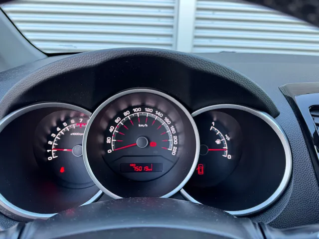 
Kia Venga 1.4 CVVT 90pk DynamicPlusLine | Navigatie | Climate Control | Camera | vol									