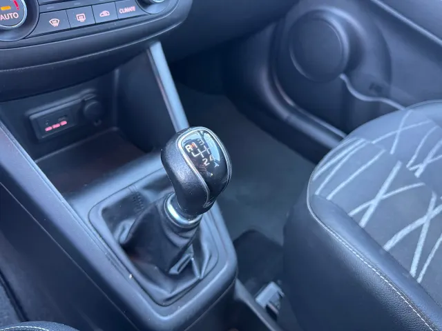 
Kia Venga 1.4 CVVT 90pk DynamicPlusLine | Navigatie | Climate Control | Camera | vol									
