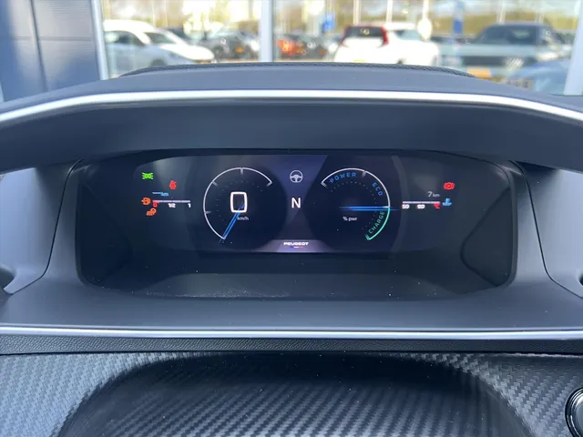 
Peugeot 208 1.2 Hybrid 100 e-DCS6 GT | Navigatie | Camera | Cruise Control | Parkeersensoren | vol									