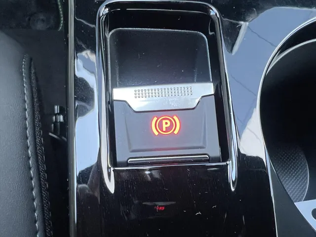 
Peugeot 208 1.2 Hybrid 100 e-DCS6 GT | Navigatie | Camera | Cruise Control | Parkeersensoren | vol									
