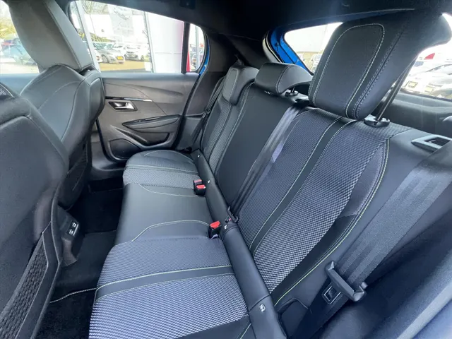 
Peugeot 208 1.2 Hybrid 100 e-DCS6 GT | Navigatie | Camera | Cruise Control | Parkeersensoren | vol									
