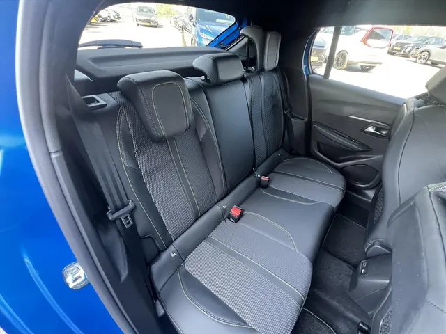 
Peugeot 208 1.2 Hybrid 100 e-DCS6 GT | Navigatie | Camera | Cruise Control | Parkeersensoren | vol									