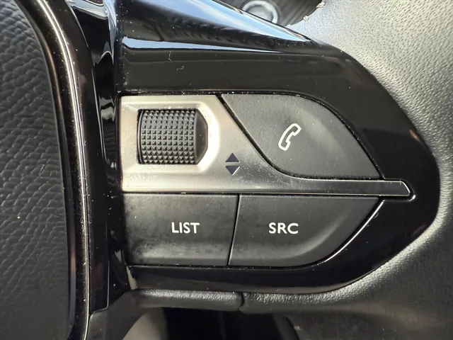 
Peugeot 2008 1.2 Puretech 130pk Allure | Apple CarPlay | Android Auto | Camera | Parkeersensoren | vol									