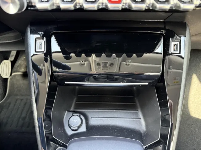 
Peugeot 2008 1.2 Puretech 130pk Allure | Apple CarPlay | Android Auto | Camera | Parkeersensoren | vol									
