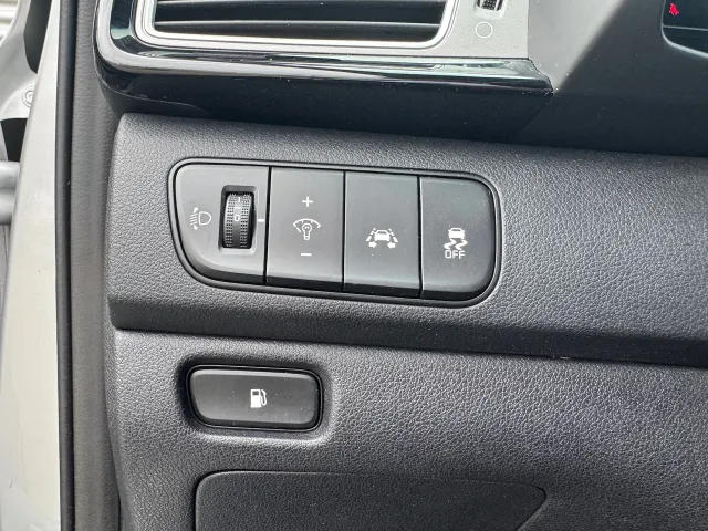
Kia Niro 1.6 GDi Hybrid 141pk DCT6 DynamicLine | Trekhaak | Climate Controle | Navigatie | vol									