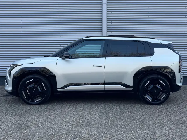 
Kia EV3 81,4 kWh 204pk GT-PlusLine | 360 Camera | Stoelkoeling | Stoel/Stuurwielverwarming | Schuif/Kanteldak | Harman/Kardon | Head Up Display | vol									