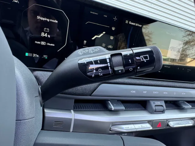 
Kia EV3 81,4 kWh 204pk GT-PlusLine | 360 Camera | Stoelkoeling | Stoel/Stuurwielverwarming | Schuif/Kanteldak | Harman/Kardon | Head Up Display | vol									