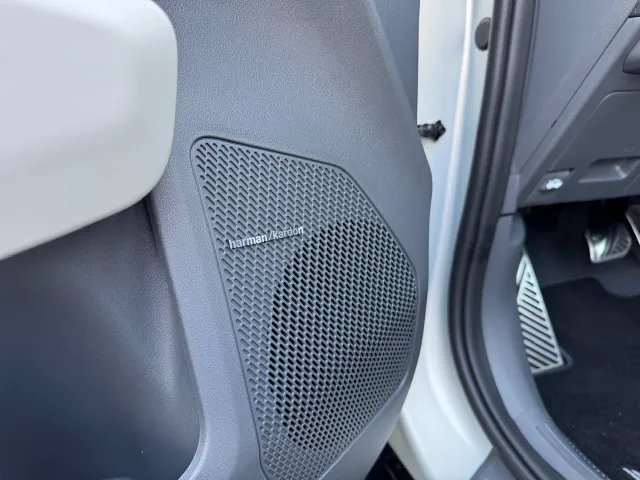 
Kia EV3 81,4 kWh 204pk GT-PlusLine | 360 Camera | Stoelkoeling | Stoel/Stuurwielverwarming | Schuif/Kanteldak | Harman/Kardon | Head Up Display | vol									