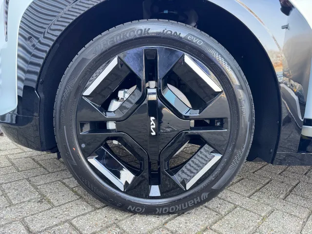 
Kia EV3 81,4 kWh 204pk GT-PlusLine | 360 Camera | Stoelkoeling | Stoel/Stuurwielverwarming | Schuif/Kanteldak | Harman/Kardon | Head Up Display | vol									