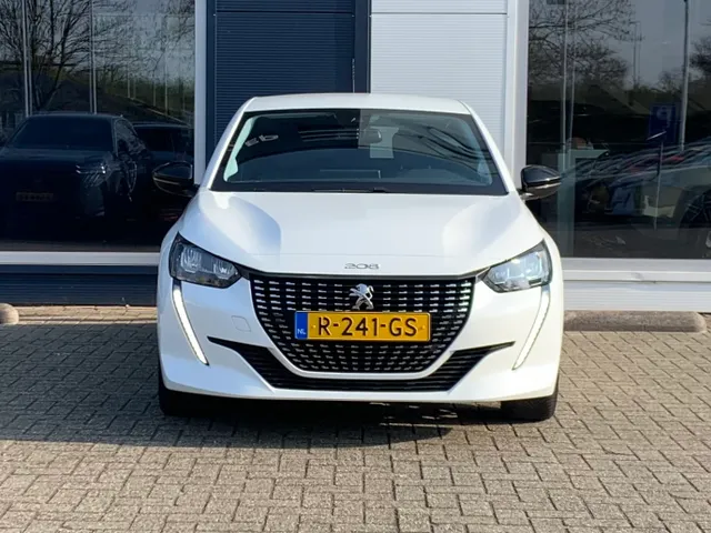 
Peugeot 208 1.2 PureTech 75pk Allure Pack | Navigatie | Camera | Airco | vol									