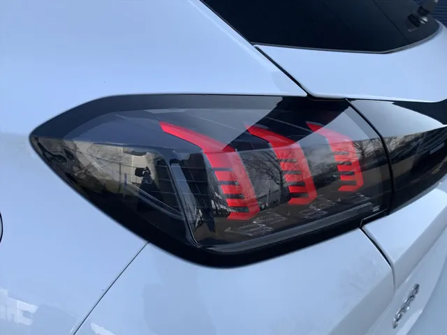 
Peugeot 208 1.2 PureTech 75pk Allure Pack | Navigatie | Camera | Airco | vol									