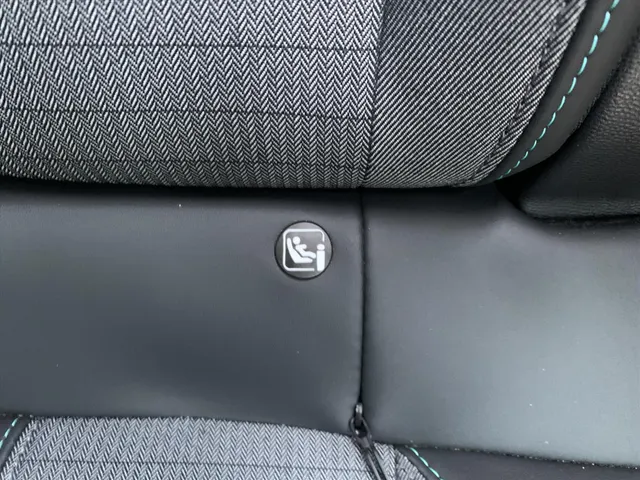 
Peugeot 208 1.2 PureTech 75pk Allure Pack | Navigatie | Camera | Airco | vol									