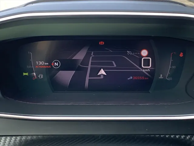 
Peugeot 208 1.2 PureTech 75pk Allure Pack | Navigatie | Camera | Airco | vol									