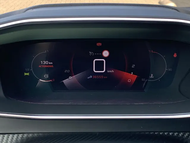 
Peugeot 208 1.2 PureTech 75pk Allure Pack | Navigatie | Camera | Airco | vol									