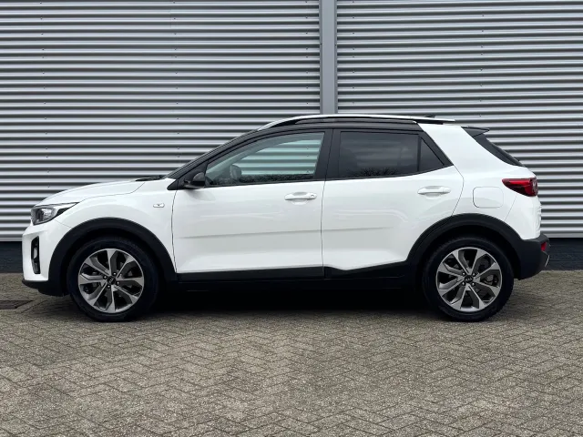 
Kia Stonic 1.0 T-GDi 100pk Sports Edition | Trekhaak | 17 inch Lichtmetalen Velgen | Navigatie | Airco | vol									
