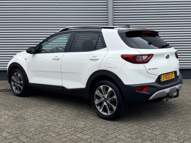 
Kia Stonic 1.0 T-GDi 100pk Sports Edition | Trekhaak | 17 inch Lichtmetalen Velgen | Navigatie | Airco | vol									