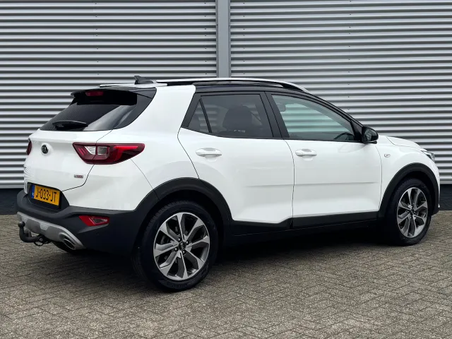 
Kia Stonic 1.0 T-GDi 100pk Sports Edition | Trekhaak | 17 inch Lichtmetalen Velgen | Navigatie | Airco | vol									