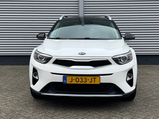 
Kia Stonic 1.0 T-GDi 100pk Sports Edition | Trekhaak | 17 inch Lichtmetalen Velgen | Navigatie | Airco | vol									